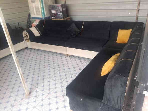 ديوان 12 مقعد سعره 150 مجمع حطين مقابيل المنتزه ***********
