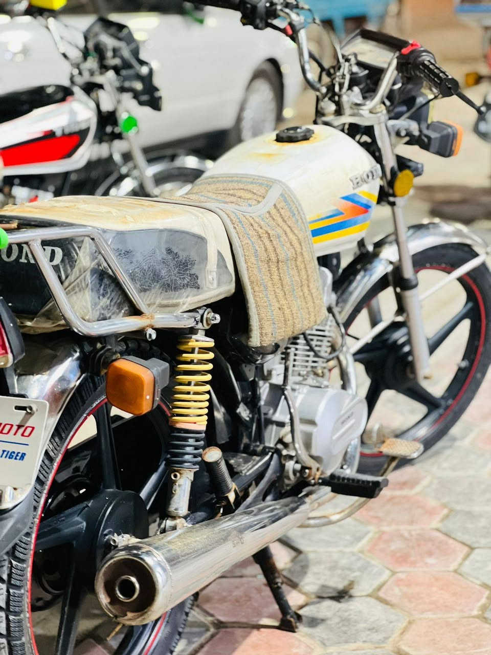 دراجه هونده للبيع
أوراق اصولي مكينه مامفتوحه برغي
موديل 2021  مكاني بابل هاشميه
سعره 550 وبيه مجال


**إذا كنت صاحب هذا الإعلان وتريد حذفه لأي سبب، رجاءا أرسل رسالة إلى الدعم الفني**