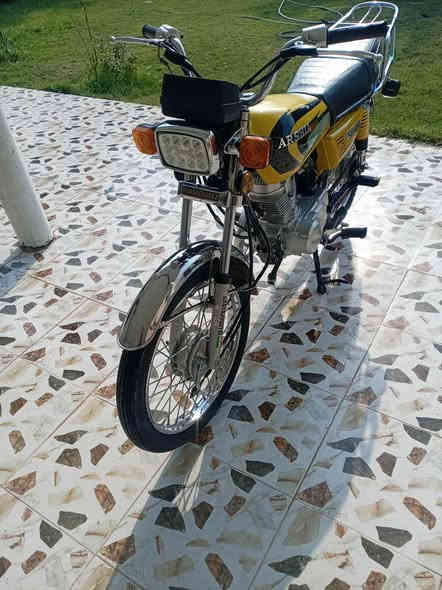 دراجه 4 كير اوراق اصولي
موديل 21 طالعه من الوكيل نهاية 23
السعر 825 وبيها مجال حك الجيه 
مكاني واسط قضاء النعمانيه 
‏‪***********‬‏
***********
