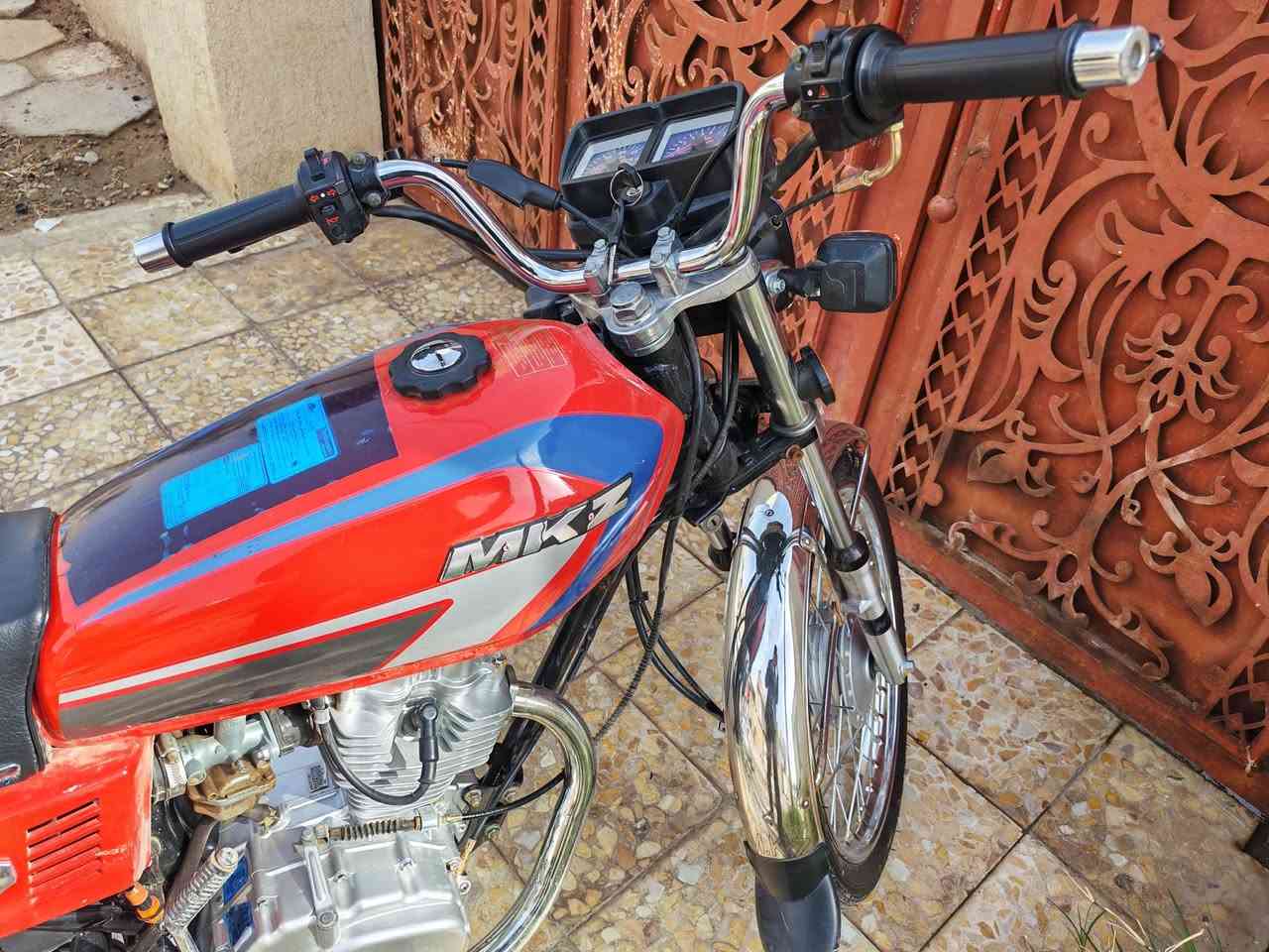 السلام عليكم دراجة  mkz وكيلها سيد خلدون بعدها جديده مال جناي السعر واحد ومية وبيها مجال للشراي ***********
