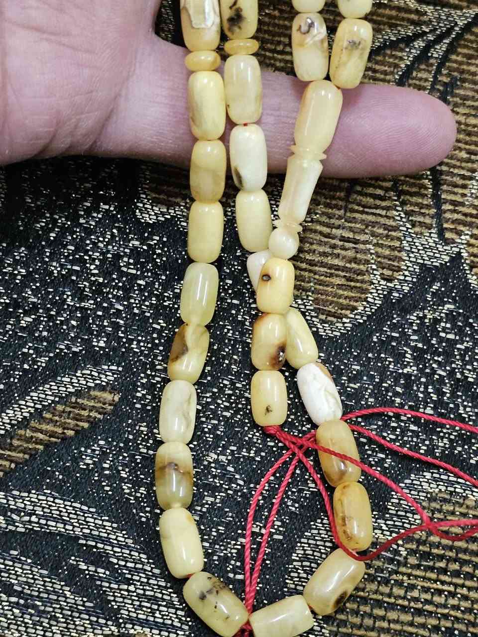 عودة مع عشاق نواعم السبح 
مسبحه من كهرب بحر البلطيق (الكلنكرادي) الحر الطبيعي  الشوائبي شرط وضمان مدى الحياة بأصالة الخامة لاكبس ولاضغط ولا مسال ولامعالج ولاكهرب صيني 
وزن ١٧ غرام  ٥٨ حبه قياس الحبه ٦.٥×١١ ملم


**إذا كنت صاحب هذا الإعلان وتريد حذفه لأي سبب، رجاءا أرسل رسالة إلى الدعم الفني**