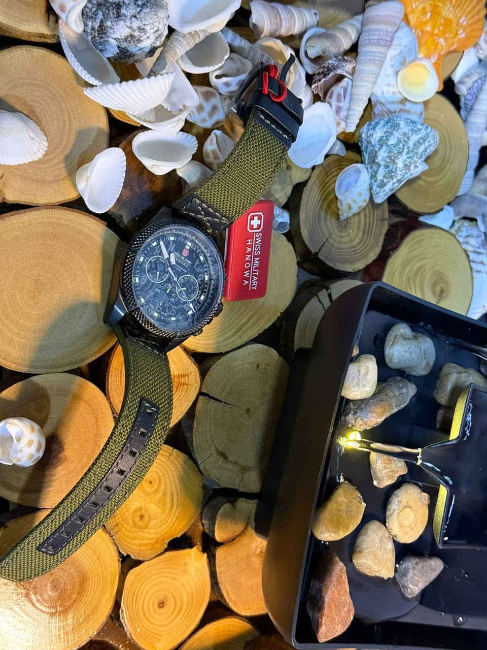 السلام عليكم 
سويس ملتري 
لون المعدن / اسود
لون السير / زيتوني كتان 
الساعة جديدة لم تستخدم 
السعر ١٢٥ الف دينار عراقي 
يوجد توصيل لكل انحاء العراق 
البطارية هابطة اثر التخزين 
مع تحياتي للجميع 
للطلب المراسلة علخاص


**إذا كنت صاحب هذا الإعلان وتريد حذفه لأي سبب، رجاءا أرسل رسالة إلى الدعم الفني**