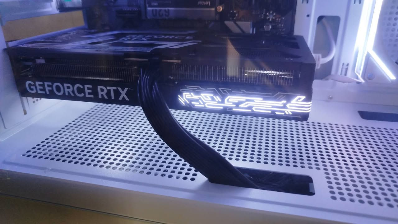 تجميعة PC للبيع - المواصفات:
المعالج: AMD Ryzen 5 7500F
كارت الشاشة: NVIDIA RTX 5060 Ti 16GB
المذربورد: MSI B650M PRO
الرام: 16GB DDR5 5600MHz
الهارد: M.2 NVMe 512GB (3500MB/s)
البور سبلاي: 650W GALAX
الكيس: Black & White Edition
الشاشة: 2K Resolution | 165Hz
ماوس+ كيبورد nova

استعمال ٤ اشهر 
كل القطع عليها ورقة ضمان سنتين من المكتب

السعر: 2,000,000 دينار عراقي
للتواصل (اتصال + واتساب): ***********
