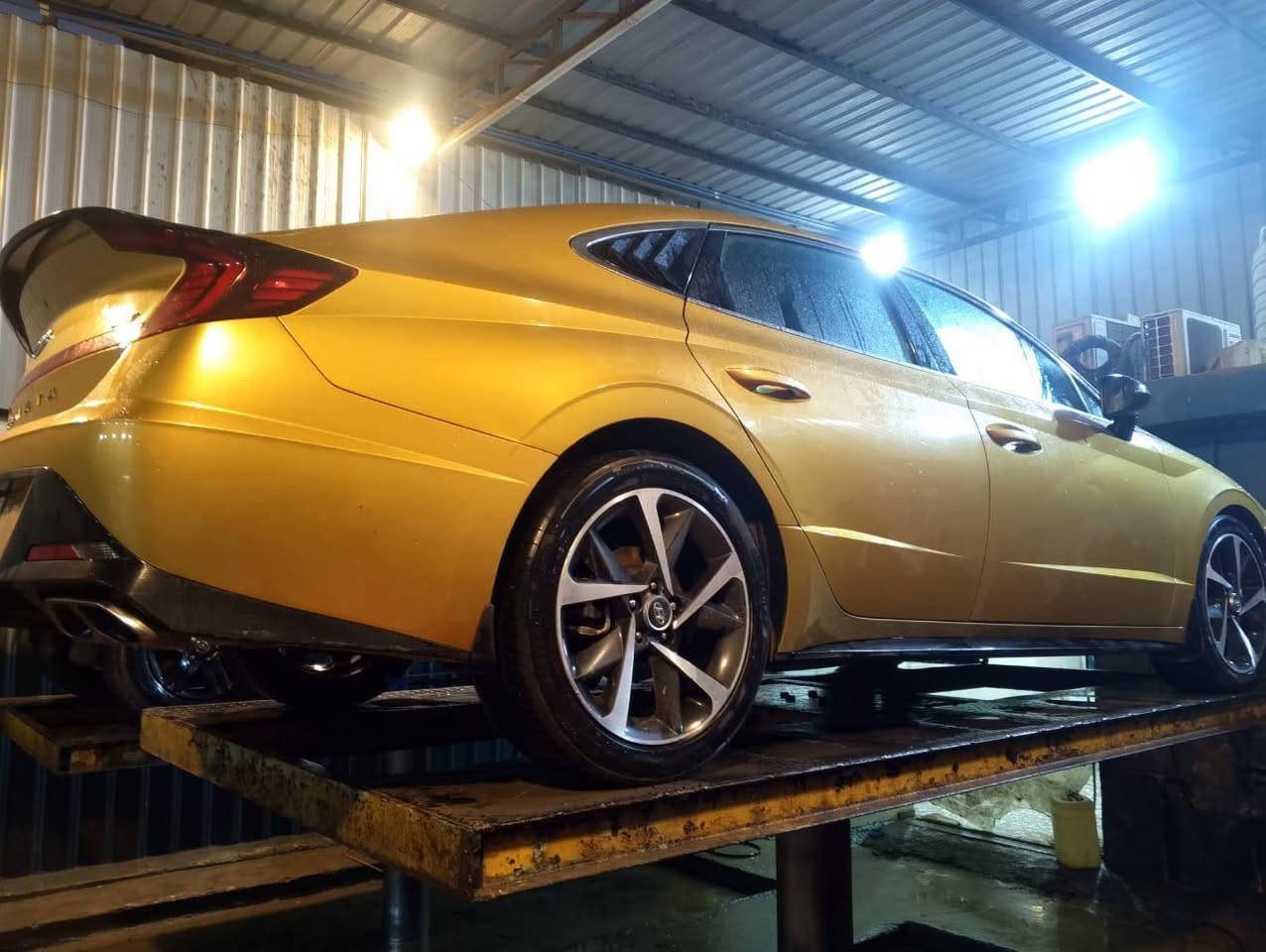 السلام عليكم
سوناتا 2021 وارد امريكي حادث جاملغ جهه لسايق  وحافه باب وره لسايق ولهلال  ايرباك ستيرن طاك لون ذهبي مكينه 1600 تيربو اربع انظمه قياده هند بريك بصمه رادرات  شفتات او تحكمات ستيرن رقم بغداد معوقين سنه  او تخلص لمده فول عده لفتحه مكان لسياره بغداد لامين الثانيه سعر 150$ ورقه او بيهه مجال 
رقم التلفون ***********
