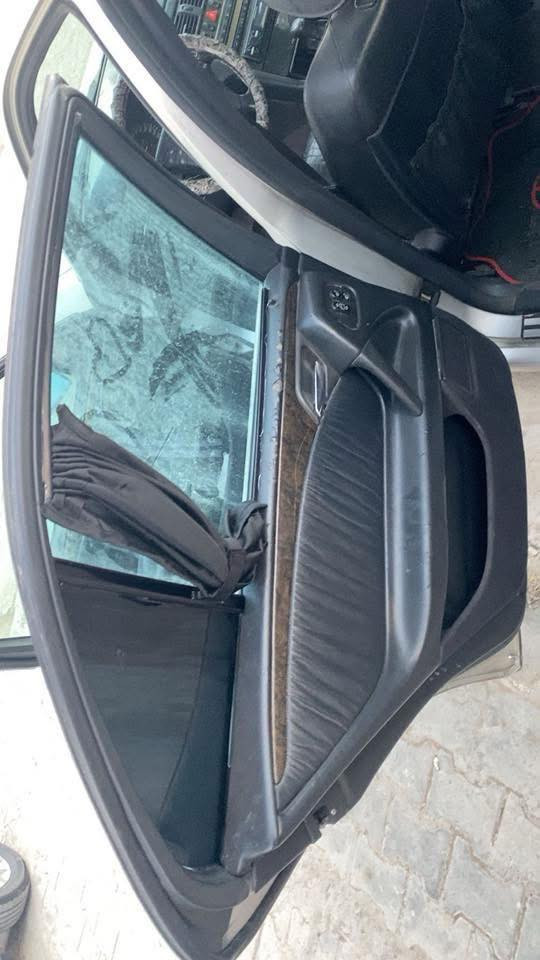 السلام عليكم مارسدس ام عيون موديل 96 فول مواصفات كير ومحرك كفاله محرك 320 بلادكهربائيات كلهه شغاله بيهه نواقص بسيطه بلاديه سياره بدون صبغ رقم وسنويه اصليات مو لزك شرط الحاسبه اي محافضه يعجبك تطلع بيهه ماشاء سياره مال جناي الله شاهد معتاز فلوس واريد ابيع رقم سنويه اربيل القديم سنويه منتهيه ب 24 السياره اخذته دكيتهه حاسبه سياره عليهه غرامه ب اربيل 50 الف متجاوز السرعه ماشي 200  سياره متومه ع اختهه ب اربيل لا تكلي راعي ولا تكلي تحويل تخم تاير وحداده كله شرط كمبريسر شغال من تشغل ايسي يشتغل بس ماكو بروده مابي غاز بي ليك ماعرف ماجيكت فول مواصفاتما يحتاج اذكر مواصفات اخوان كلشي ذاكرلك السعر 55 بيهه مجال قليل *********** كص وحده بيهه بس جنطه ومشتغلينهه شغل حته سونار مايطيح بكصتهه
