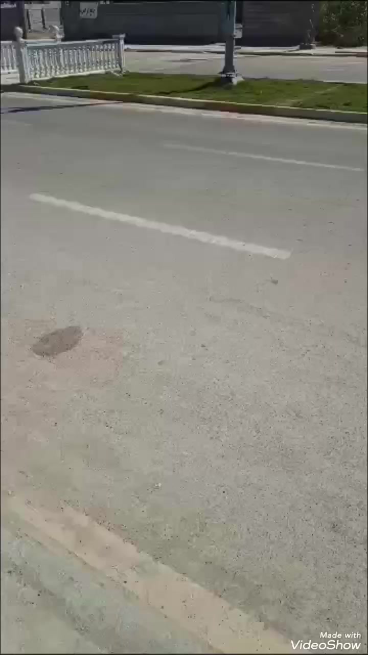 السلام عليكم دار للبيع طابو زراعي سند 25 بناء حديث قريب من الشارع العام شارع تجاري مساحه البيت معه القطعه 260 متر البناء 180 متر والقطعه 180 متر بناء درجه اولى وحديث الاستفسار الاتصال  ***********\***********
