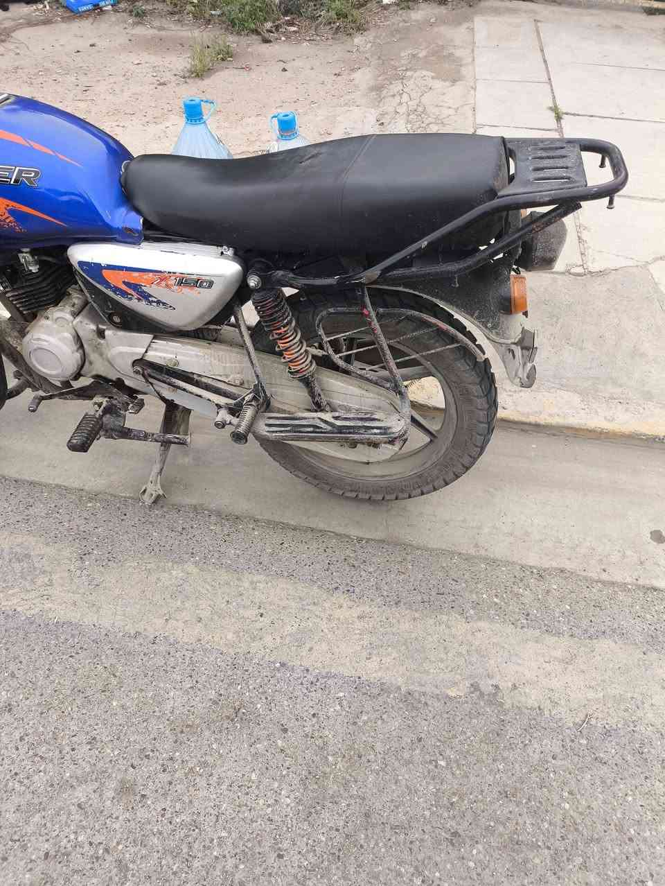 اللهم صل على محمد وال محمد وعجل فرجهم والعن عدوهم 

دراجه بوكسر 23
مكفوله من كلشي وشغاله اشاير لايت بگ لايت سلف هندر 
أوراق كامله 
سعرها 950وبيه مجال 
مكاني بغداد الوشاش قريب ع الإسكان 
رقمي ***********
+وياها صندوگ هديه اسود چبير صوره 👇👇
