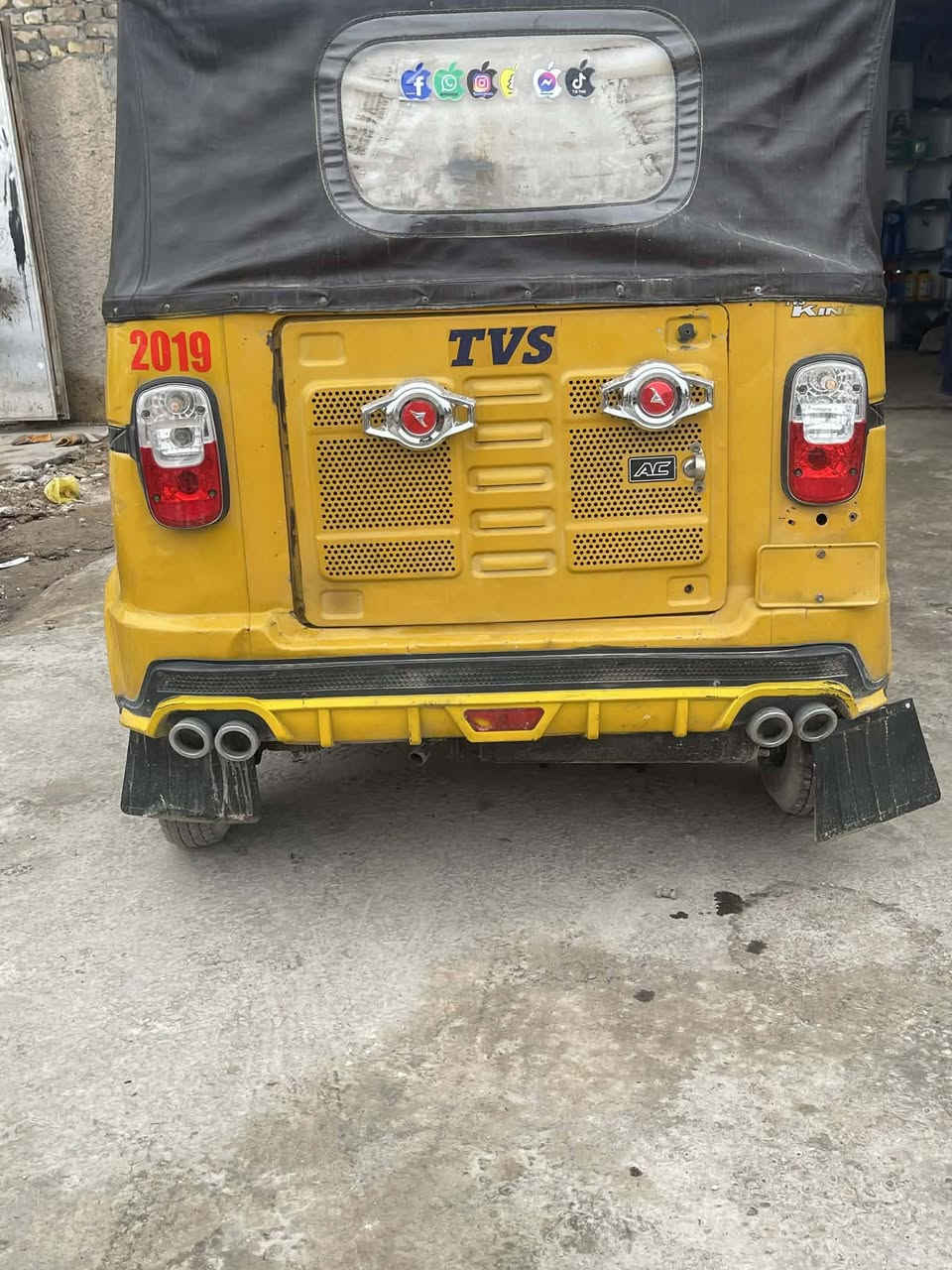 سلام عليكم تكتك للبيع ١٩كامله كبل للشارع ٧وراق اصليه مدينه الصدر مكينه ٢١كبل للشارع سعر ٣وبيه مجال قليل اتصل وتدلل ***********
