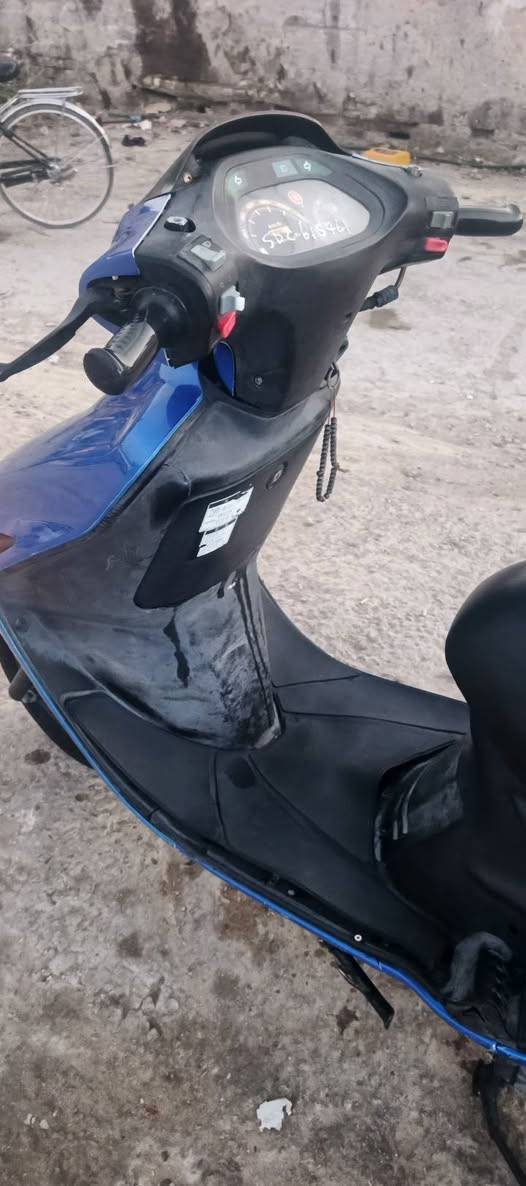 دراجه فراشه فحل للبيع دراجه كل نقص ما بيها محرك ما مفتوح على الفحص كهربائيات كلها شغاله على الفحص السعر *********** 500 وبيها مجال
