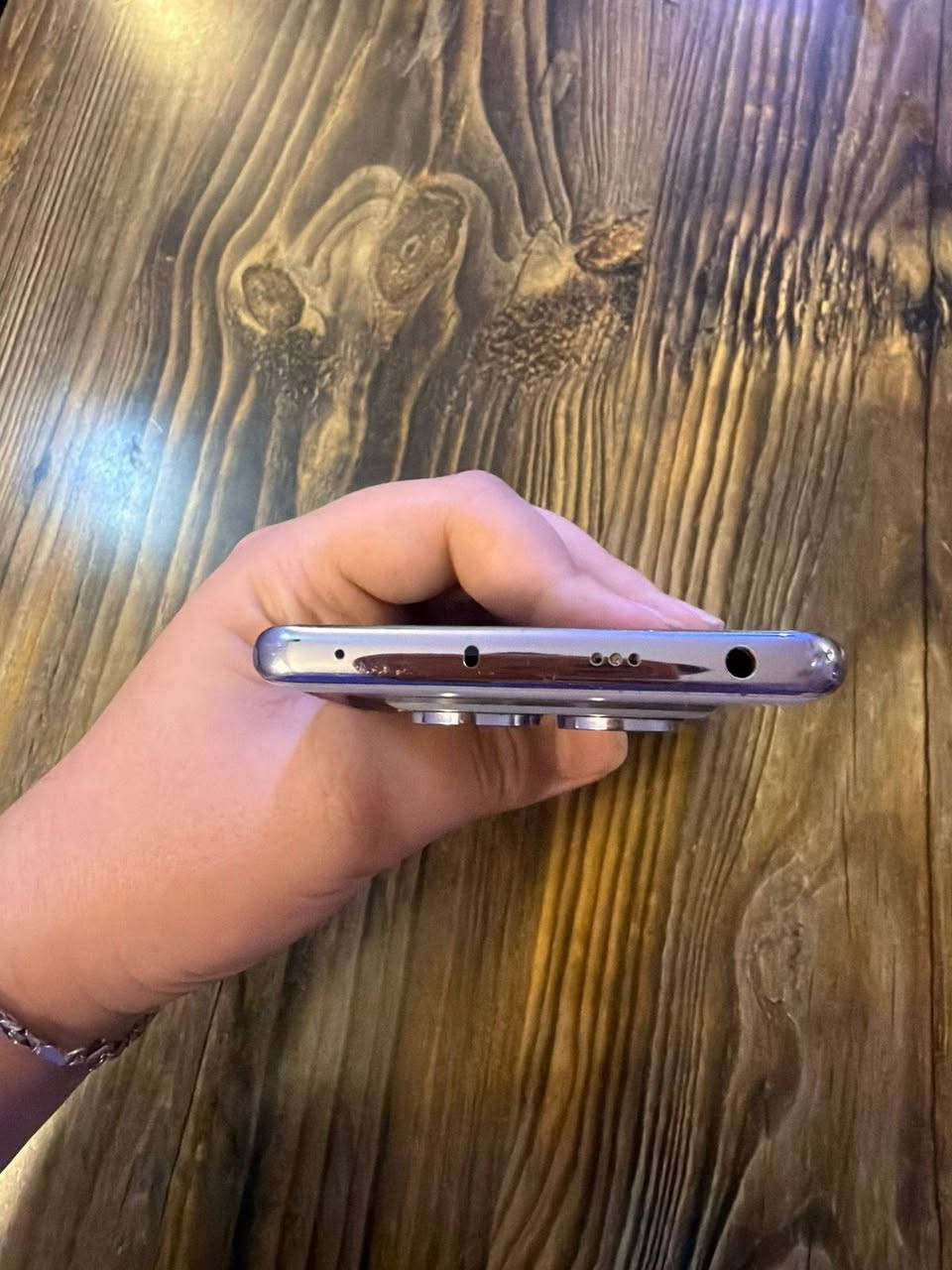 ريدمي نوت 14 برو مستخدم للبيع ذاكره 256 
رام 8 بطاريه 99 مع سماعه هديه ريدمي مجانا 
ضرر بسيط فقط كسر في الشاشه وضرر في الحواف السعر 150,000 دينار عراقي 
ملاحظه الجهاز نسخه 4g
الجهاز كامل الملحقات الشاحنه مع الكرتونه الخاصه بالجهاز


**إذا كنت صاحب هذا الإعلان وتريد حذفه لأي سبب، رجاءا أرسل رسالة إلى الدعم الفني**