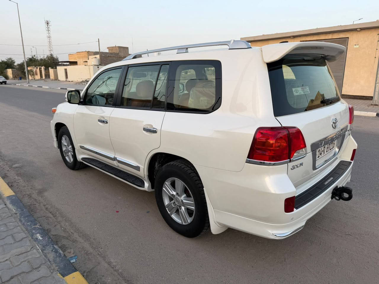 لاندكروز 2014اصل سياره جديده كلش ماشيه 156 الف رقم بصره السونار مرفق بالمنشور الاستفسار
***********
