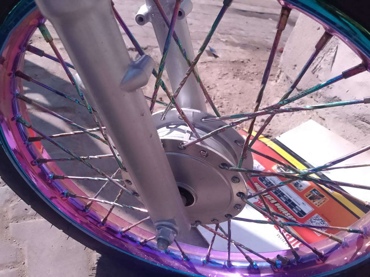 السلام عليكم ورحمه الله وبركاته دراجه موديل 26 بدون اوراق تعمير جديد صارله 10 ايام من معمره مكفوله من كلشي تعمير كله جديد السعر 750 وبيه مجال للشراي بخدمته للاستفسار اكثر اتصل انه مكلف بلنشر ***********مكانه قضاء الكحلاء قرب السوك
