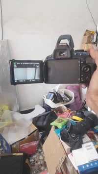 سلام وعليكم كامره للبيع  نيكون 5100  شاشه قلابة  زوم 70 على 300 ناقل ا...