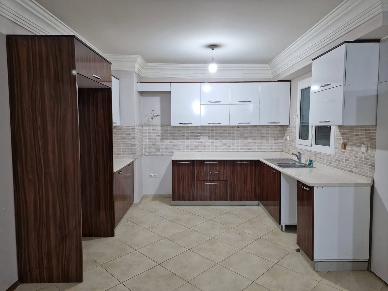 كاونتر نظيف جداً من فوق مرمر اصلي والسعر ٥٠٠ الف فقط


**إذا كنت صاحب هذا الإعلان وتريد حذفه لأي سبب، رجاءا أرسل رسالة إلى الدعم الفني**