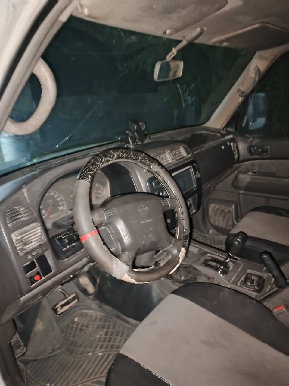 سياره بترول للبيع موديل 2002 نضافه مثل البصور لا ادخن ولا تنقص 50 وبيه مجال ***********
