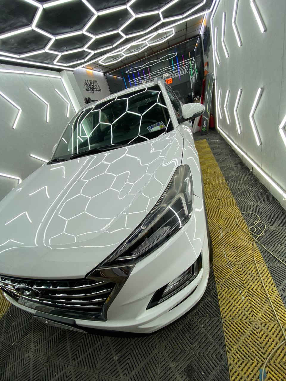 ياالله السلام عليكم
للبيع توسان موديل 2020خليجي 
موصفات الگاصد فول عدا الفتحه 
مكفوله عدا اقل شبر البنيد صبغ
ماشيه 119k
السعر 192وبيها مجال بسيط
مكان السياره بغداد العامريه 
الاستفسار :***********
