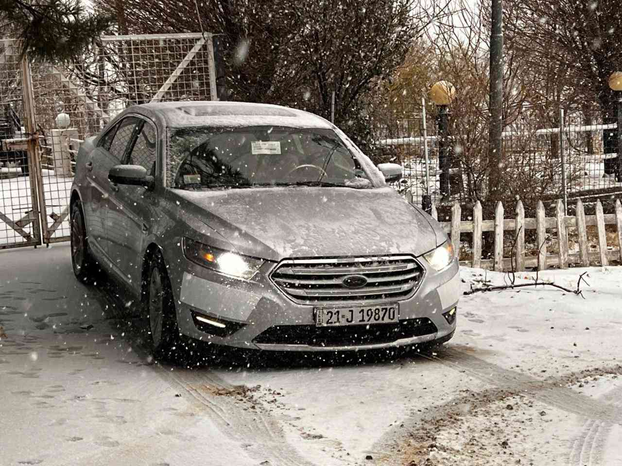 فۆرد تۆروس 2013  بۆیاخ 
سفری ئێرە شەریکەی نیڤا 80 m ڕۆشتوە 
فول مواسەفات بەس جلد و بەسمە نیە
دەخلی سەیارەکە تابلی جوانە 
کامل ئەدەواتی سنوقی تیایە
٣ شاشە
سلاید 
کوشن کارەبا

تەحدید سورعە 

سعر لە کۆمێنت داوابکە ڕاستەخۆ بۆت دیت 📩 

٤ تایەی تازەو لۆل
سەیارەکە زۆۆر جوانو پاک ماوتەوە 
 سەنەوی تازە رەقەم باریک
غرامەو بەناو کردنی بەشەرت

ژمارەی خاوەنی 
***********
