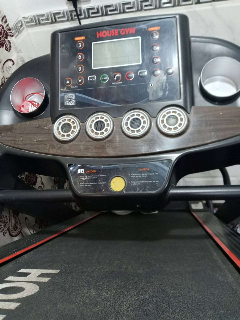 سلام عليكم سبلت ميديا امفيرتر اخو الجديد استعمال قليل اقتصادي سعره 400الف وجهاز رياظه جبلي نظيف جدا سعره 250 عنوان بغداد الشعب شارع عدن للاتصال ***********
