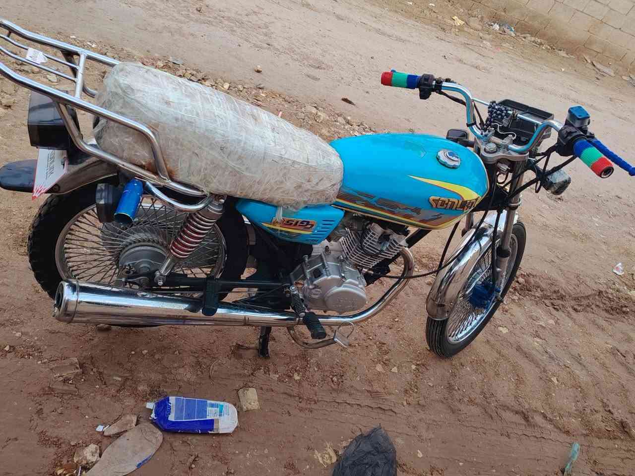 دراجة للبيع ب٥٥٠ وبيها مجال مكفولة كفالة عامة تايكر  أربعة كير
***********
