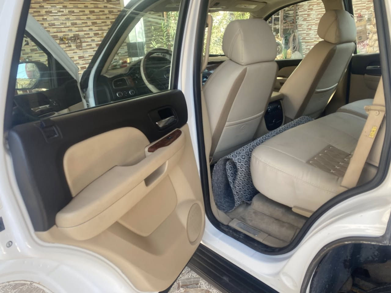 تاهو ابيض رقم بصره انكليزي 7 مسجل 13 باسمي ***********
