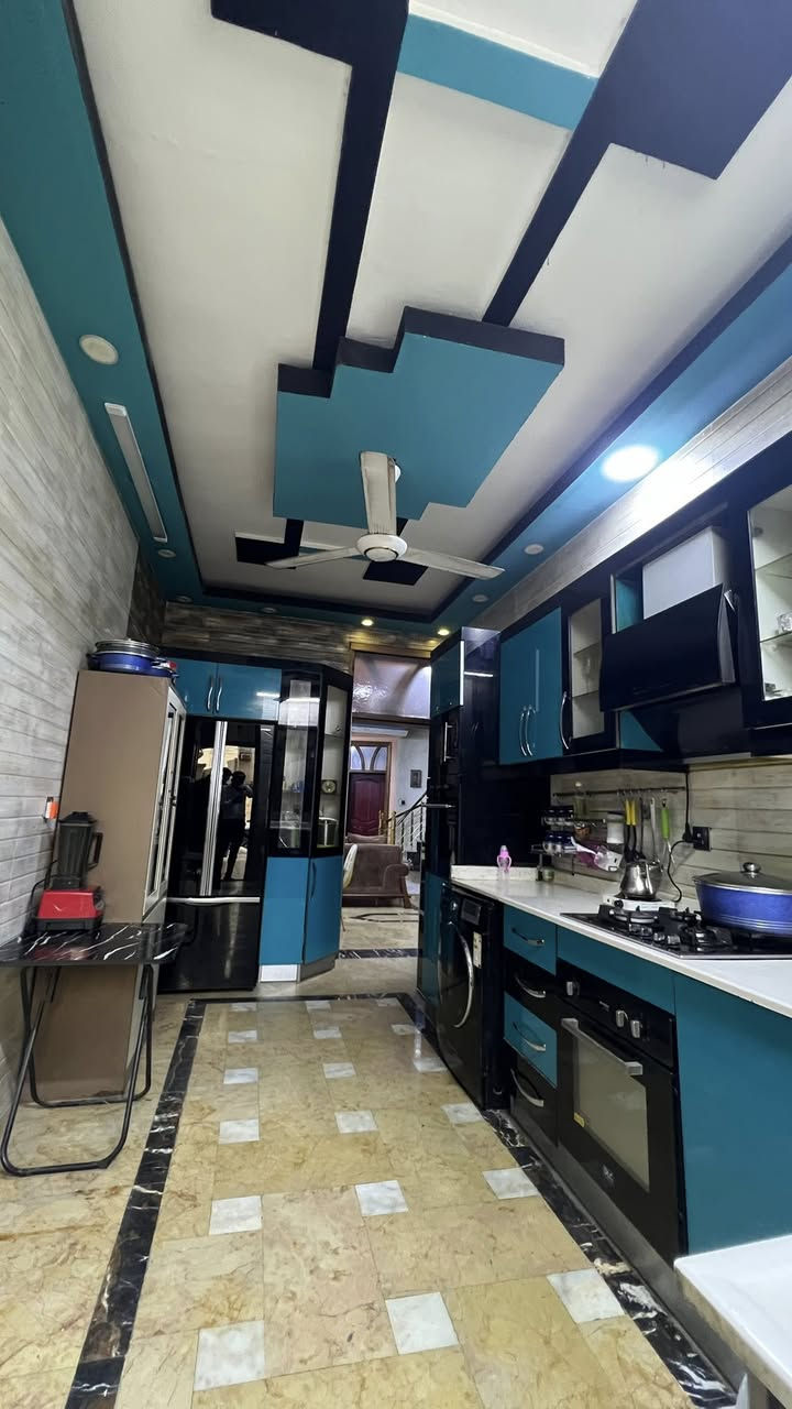 دار  للبيع  — فرصة سكنية مميزة
المساحة: 175 متر
الواجهة: 7 متر     مربع
الطول (النزال): 25 متر    مربع
الصنف: سكني  
الموقع: شارع فلسطين // محلة 506
موقع مميز قرب الخدمات و الشارع العام
كهرباء خصخصه 
يحتوي على صاله / مطبخ / خدمات / غرف 5 نوم 
سنه البناء : 2016
نستقبل جميع العروض السكنية والتجارية

#مكتب_الودق_للعقار
للاستفسار والاتصال:
***********
***********
