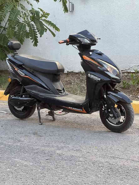 ً
سلام عليكم شباب دراجه شحن البيع نوع سكنس دراجه كامله مكمله كل نقص مابيها  كلها شغاله كهربائيات رجوع ال خلف مواصفاتها حلوه 
موديلها 2025
بطاريات 6 كبار 
السرع 3 
رجوع الخلف 
اشاير رباعيه 
لايتات امامي شغاله
بريكات دسكات هدروليكً
لونها حلو 
شاشه تعرض الك عطل ان وجد 
صندوق يتحمل أغرض مساحه كبيره 
تايرات جوبلس 
استان تعليكً+ صفح 
تشغيل عن بعد 
جهاز إنذار السرقه 
سرعتها 60 
شاحنه اصليه 
دراجه كامله 

اي استفسار اتصال 

***********

عنوان بغداد الاعظميه 

((السعر 450)) قفل
