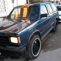 سيارة شيفروليه قديمة للبيع، اللون أزرق، تصميم كلاسيكي مميز وقوي. السيا...