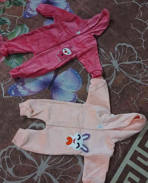 اوفر قديفه وفرو جديد 
من سنه الا سنتين 
القائم حصيبه حي الجمعيه قرب المستوصف 
***********
