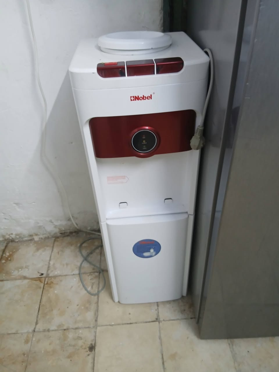 اغراض مستعمله للبيع العنوان بغداد شارع فلسطين ***********
