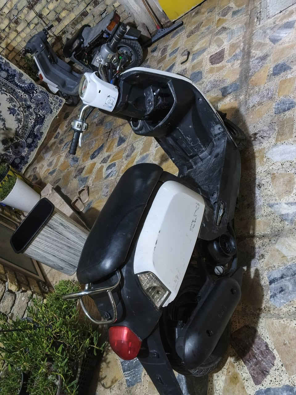 سلام. عليكم. دراجه. بوليس. كلهه. كامله. اوراق. عوزهه.  بس. لايت امامي. المكينه. مبدل بيهه بس. ولفات. وبيهه. صوت. كرنك. خفيف. الدراجه. ناعمه. وشلعه. ومعدل. للمراوس. فقط. مراوس. ب ماكس. شعدك. نزل. هاذ رقمي***********
