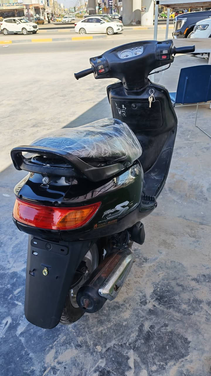 دراجه فراشه (نثية) للبيع الدراجه مكفوله كهربائيات وسلف وشلعه ومعدل مكينته مامفتوحه  السعر 450 وبيه مجال مكاني الحله نادر الاولى التواصل على الخاص او الاتصال ***********
