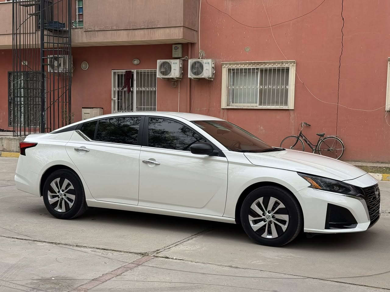 نيسان التيما ٢٠٢٥ 
شاشه جبيره كامره خلفية
رادار ٣٦٠ 
نقطه عمياء ( مواصفات مبينه ) 
مشي فقط ٦ الاف سياره جديد بالباكيت
رقم كاتي، يترقم محافضات الشمالية( وياه ٣ شهر للترقيم ) و عقد شركة اول تسجيل يطلع بأسمك 
ضربه كلش بسيطه بدون دواخل بدون شاصي بدون تبديل قطع و بدون ارباك 
رقم الشاصي : 1N4BL4BV7SN311064
والسونار موجود منشره . 
والسعر : ١٦٨ ورقه
عنوان : قضاء كلار 
رقم التليفون : ***********
