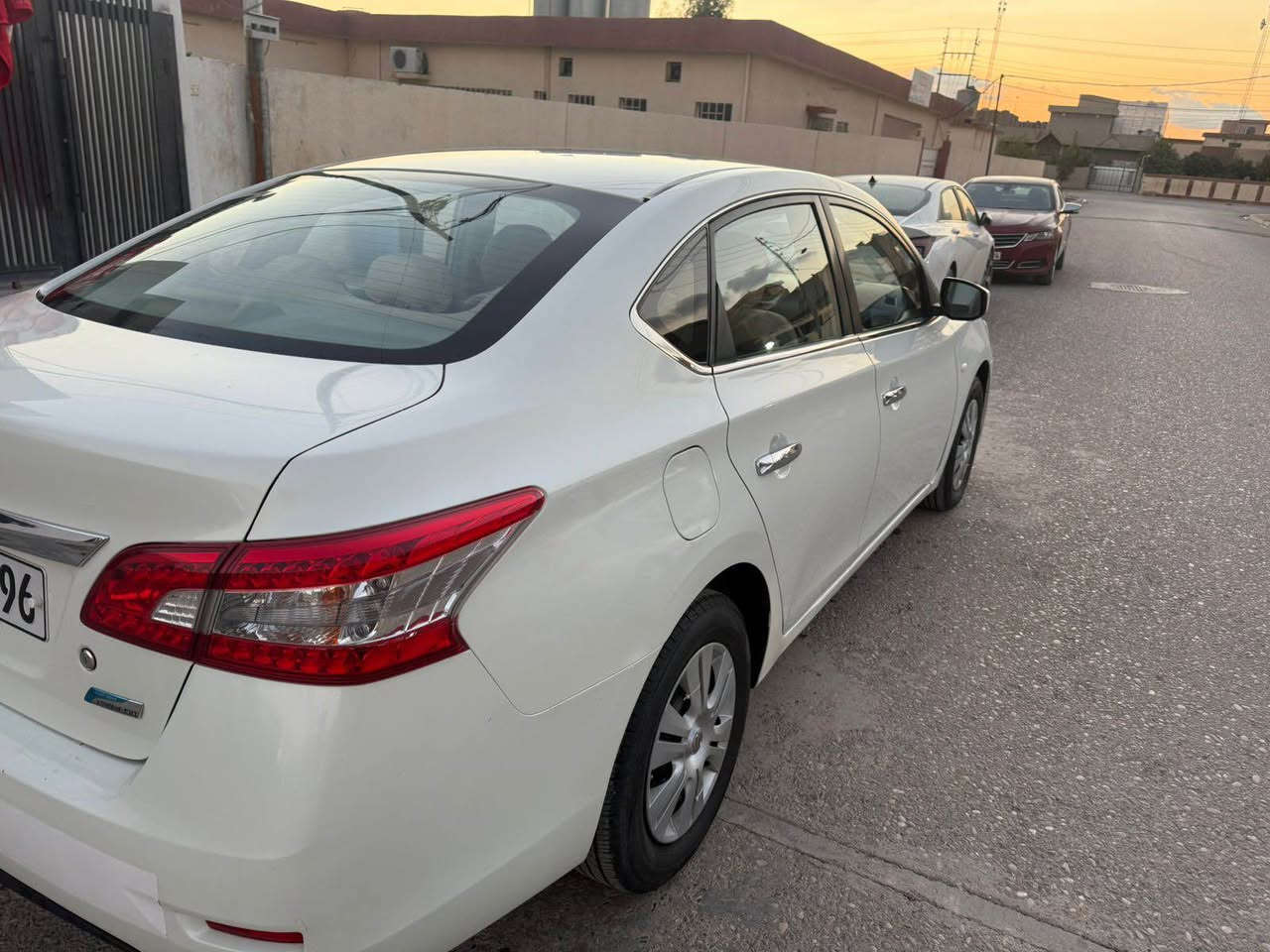 سلام عليكم 
نيسان سنترا خليجي ٢٠١٤
سياره كلش حلوه و نضيفه مواصفات خليجي معروفه 
محرك ١٨ مرغوب بي بطاقه بانزين 
كير محرك كلشي بشرط بي شبر صبغ جوه باب ورا جهه سكن صندوك بس عيار كلشي ع بلاد سياره حلوه وجديده مال بيت
مكان كركوك سعر ١٠٧ وبي مجال 

*********** كركوك, العراق
