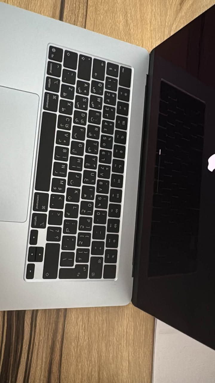 Macbook M4
Ram16 / 512 

قياس 15 انش

بطارية 100‎%‎ .. اللون المميز سكاي بلو 

ويا كامل الملحقات .. استخدام كلش خفيف على ايدي والضمان من الوكالة الى هسه فعال مابيه لو خدش

سعر 1000$

*********** واتساب
