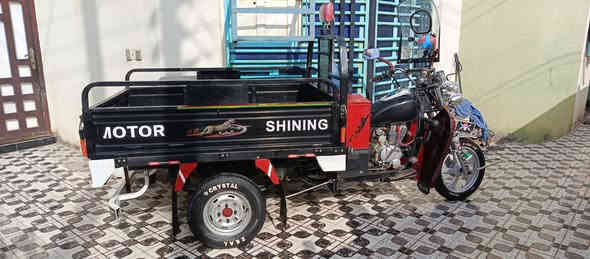 عالية. شغالة من كلشي والصور تتكلم

أي خياس مابيه جدآ نضيفة

مكاني ديالى الخالص السعر مليون و 300

***********

***********
