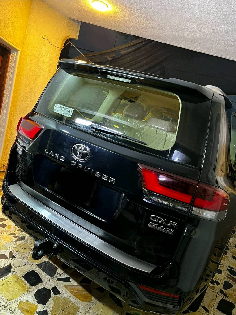 السلام عليكم 
لاندكروز 24 بلاك ادشن ساس اصل ماشية 15 الف مكفوله وبعدها بالضمان 
السعر 74 الف دولار