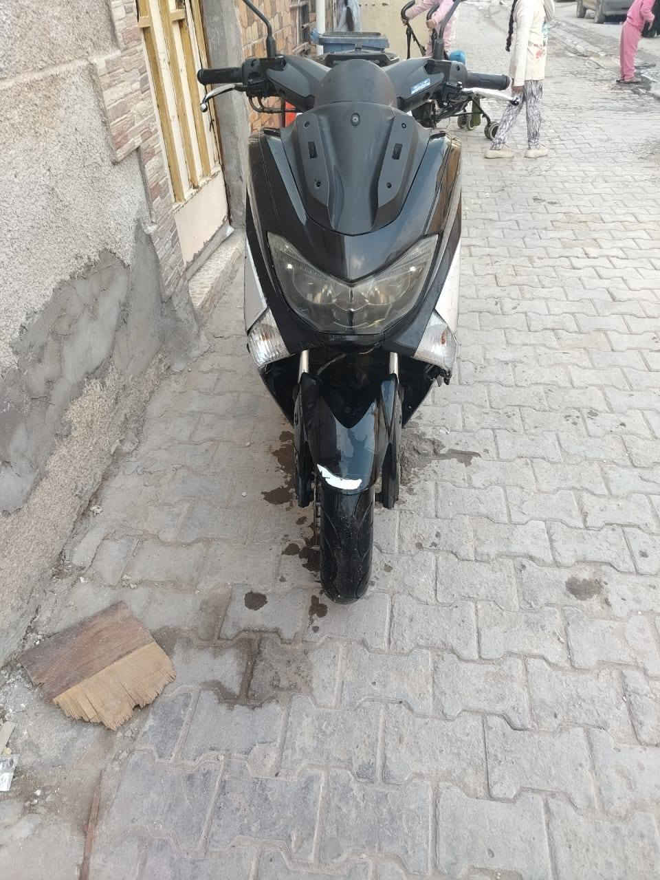 سلام عليكم دراجه ان ماكس ١٦٠ موديل ٢٠١٧ ماكلك نظيفه واسويه مال حاويه تعال وشوف بعينك احسن سعره ب 12 ورقه بيه مجال 
***********
