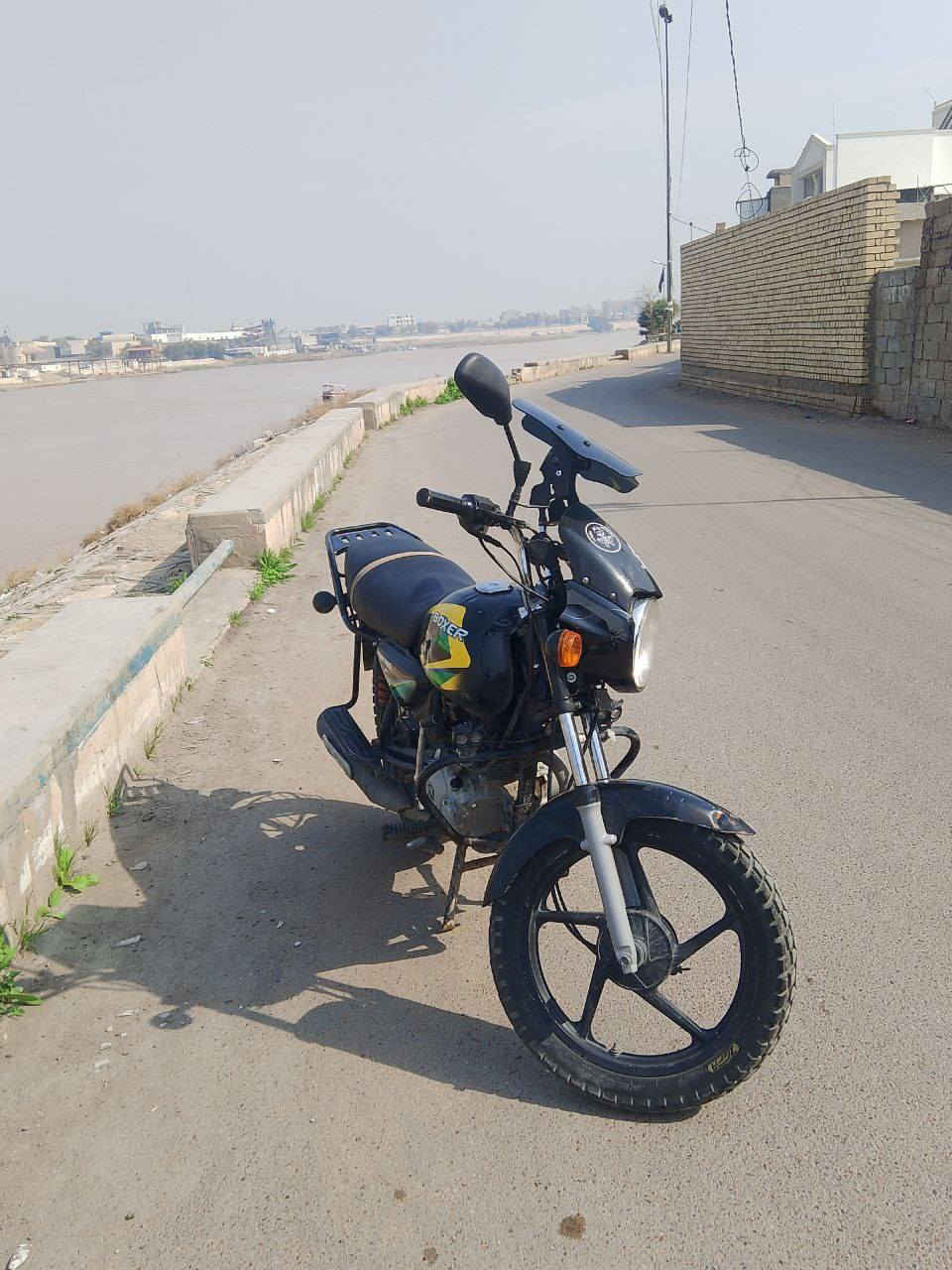 السلام عليكم شباب بوكسر موديل 21 السعر 800 وبيها مجال ***********
بغداد
