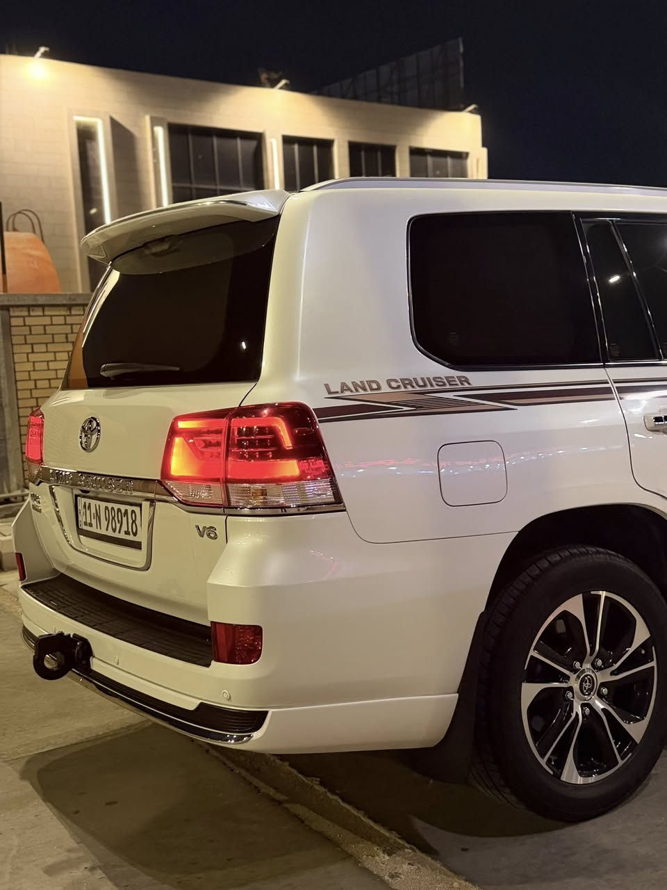 لاندكروز 2021 GXR
6سلندر 
بريم اصل 
ماشيه 46الف 
رقم بغداد انكليزي 
المفواصفات البريم معرف بعدد
سياره مكفوله كفاله عامه 
عده ملاحضات بسيطه 
السياره جديده كلش وبلخير علي الياخذها 🤍
للستفسار 
‭0772 386 3337‬ 
مكاني كوت ‏
