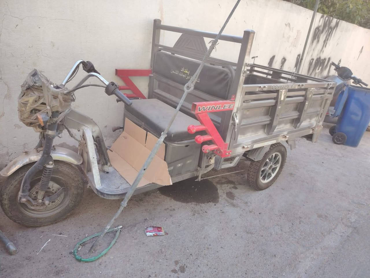 السلام عليكم ستوته شحن للبيع نقص ماطور وبريك امامي ولبدي لحيم من وره ستوته بدي جبيره صار اسبوع من واكفه مكاني بغداد جادرية السعر 600  ***********
