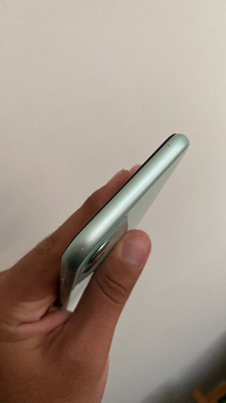 ايفون ١١ عادي ذاكره ١٢٨ بطاريه ٧٤ صرفه كلش حلو نضيف الجهاز كلش مال بيت شوفه عينك نضافته فيس ايدي شغال الجهاز كله شغال وعل فحص الجهاز مبدل فقط شاشه اصليه شرط سعره ١٩٥ وبي مجال بسيط توصيل موجود كل المحافظات مكاني كربلاء فندق البارون ***********
