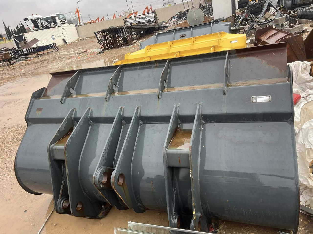 معرض تريكس واستا محدين
كوماسۆ ‏جديد***********
