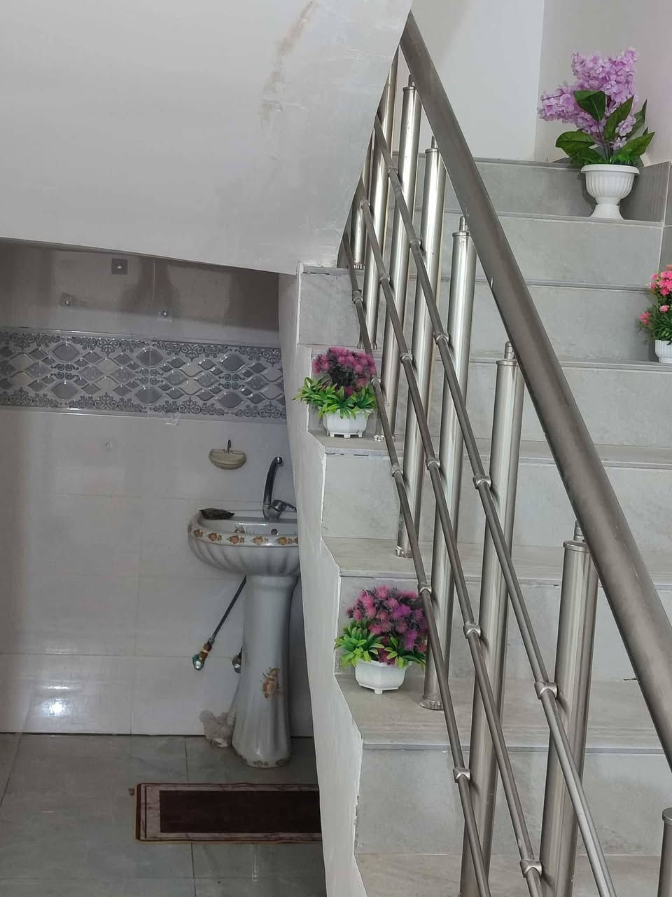 🌺اللهم صل على محمد وال محمد🌺

#دار سكن في مجمع الدوح بناء شخصي 

#المساحة 210 متر طابق واحد 

غرفتين وصالة وبراني ومطبخ وصحيات داخلية وخارجية  

#السعر 150 مطلوب 90 للمصرف العقاري تحول مع تغيير الكفيل  و60 بيد البائع علماً إن التسديد الشهري 460

للاستفسار اكثر عن موقع العقار الاتصال على الارقام التالية او مراجعة مكتب عقارات المختار شارع زمزم قرب حسينية السيدة زينب عليها السلام مجاور عمارة ابو بسيم 

*********** يوجد واتساب 
*********** يوجد واتساب
