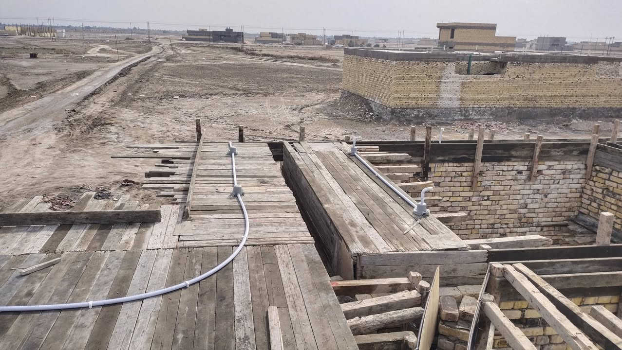 السلام عليكم 
كهربائيّ متفرغ***********
