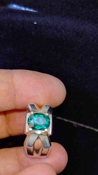 توباز طبيعي صياغة يدوي السعر 55الف العنوان بغداد زعفرانية فضه 925الهاتف *********** بغداد
