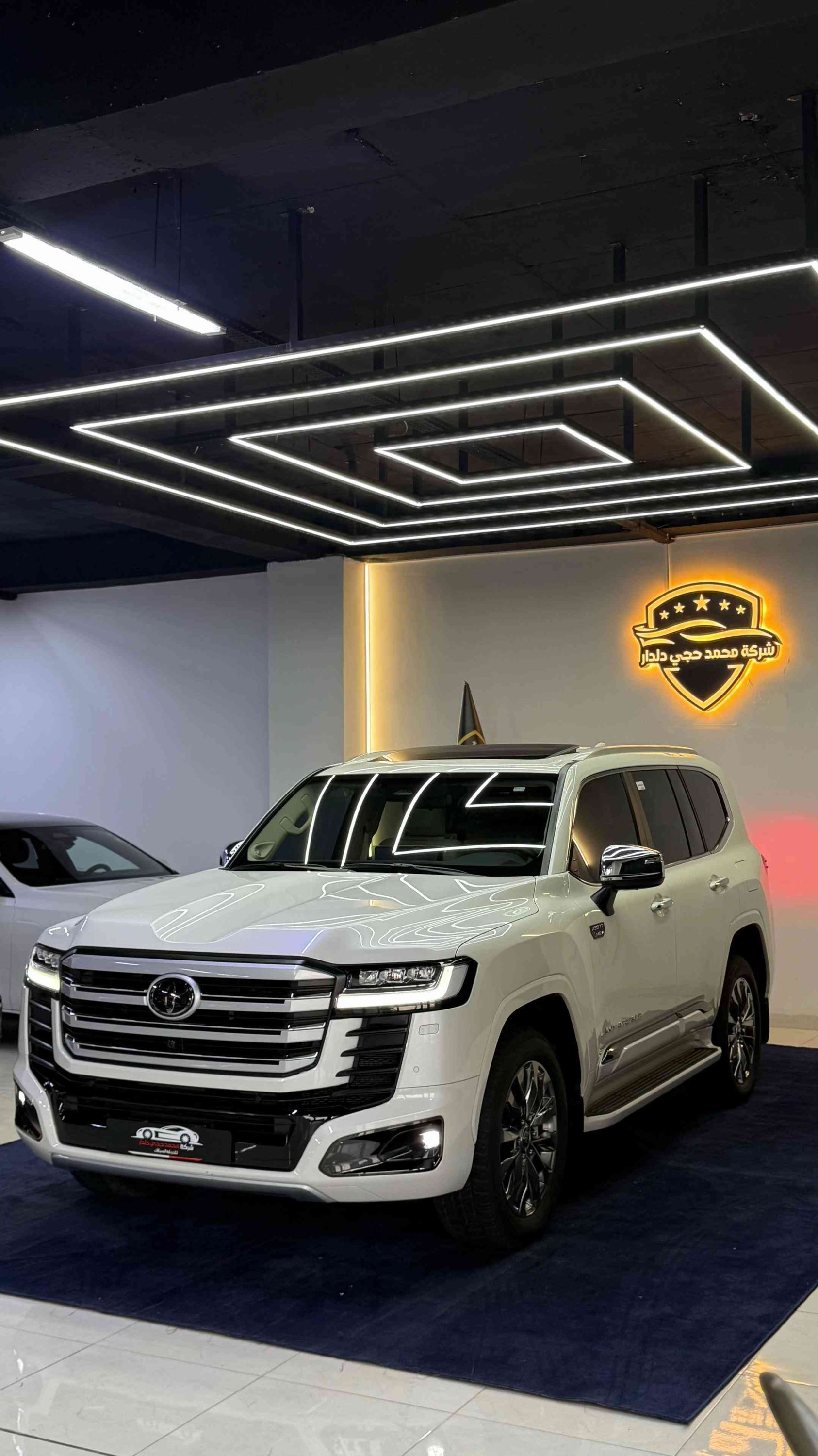 Toyota-land cruiser 2025 clean title VX twin turbo hybrid Full option 12,000 km white & yellow Call for price: *********** ***********
