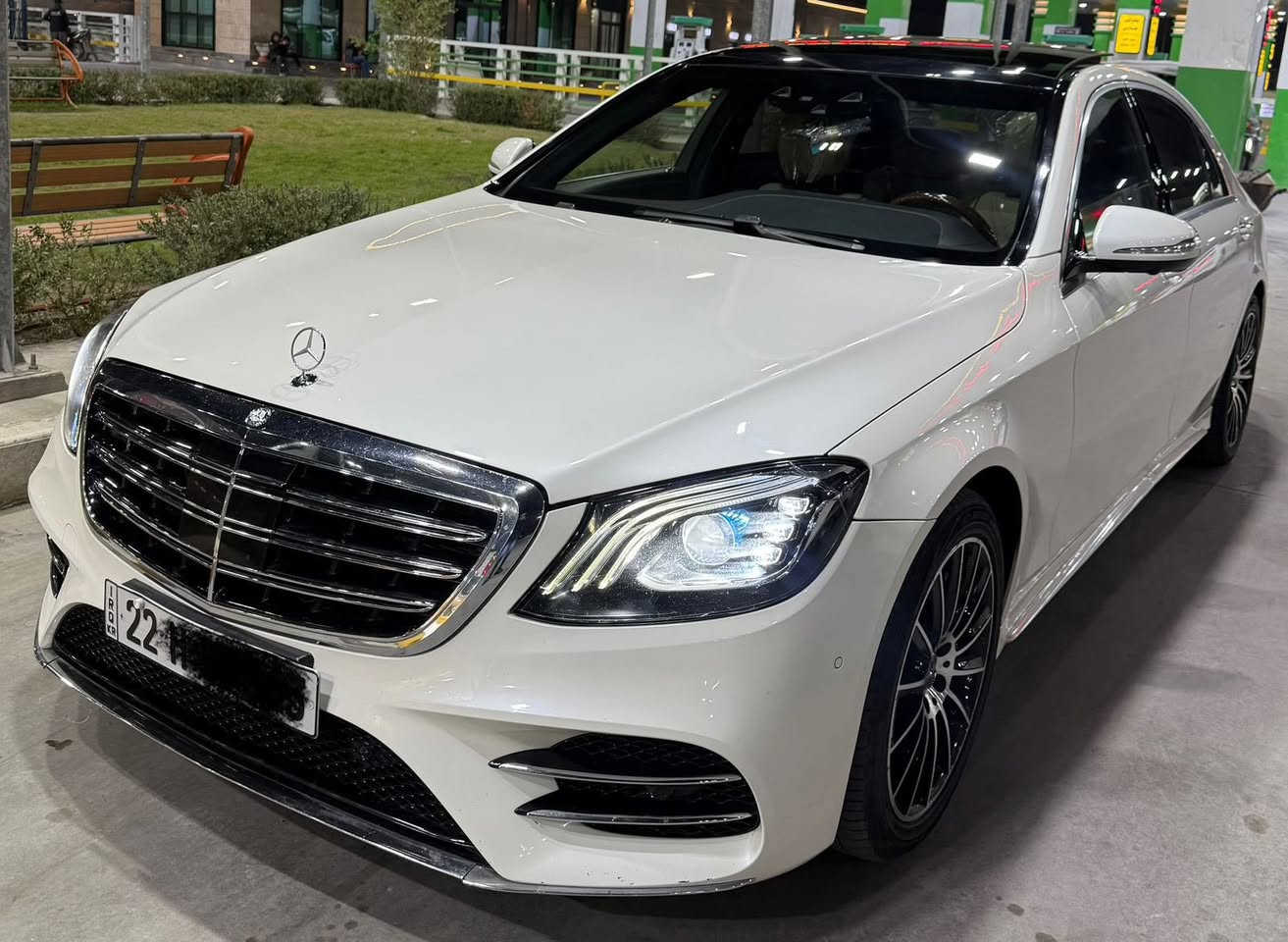 S 560  L
الموديل : 2014

حجم المحرك : 5.0  ثمانية سلندر 

((بيها صبغ باب فقط خليجه سياره كلش جديده)))  

فول موصفات اعلى فئة
بصمة تشغيل وابواب
فتحت سقف بانورما
ثلاجة
كاميرا 360
شاشات خلفية
كشنات مساج
تدفئة و تبريد مقاعد  امامي خلفي 
باب طويل
رادر امامي خلفي جانبي
جنطة كهرباء
لايت امامي خلفي LED
ويل كب amg
انظمة قيادة 
 قيادة ذاتية 
تحكم مقاعد كهرباء امامي خلفي
وبعد بيها هواي مواصفات
اخوان رقمها اربيل سياره تحويل مباشر
مكانها بغداد الكريعات
السعر 360وبيها مجال الاستفسار ***********
