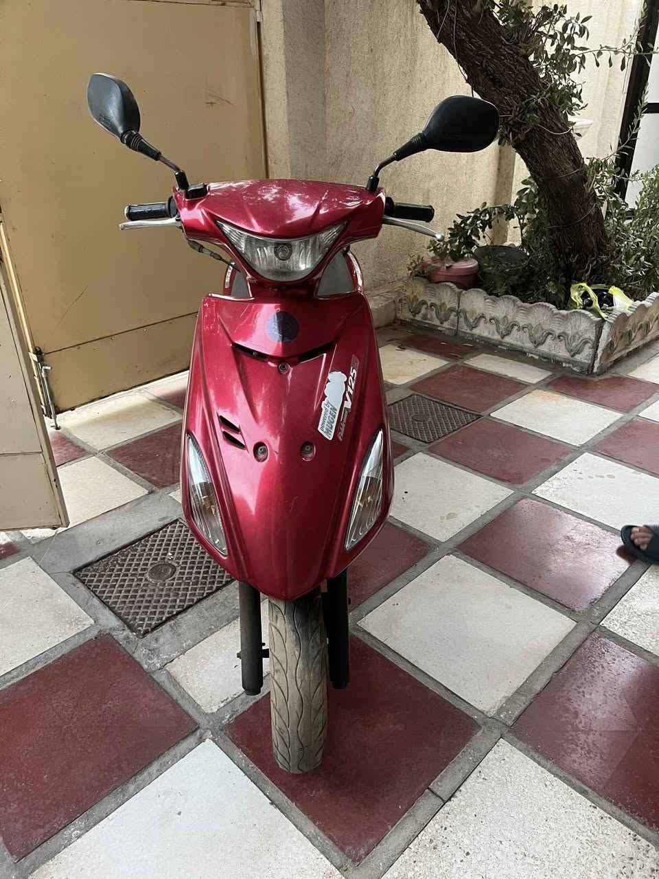 للبيع ادرس ياباني   طافيه ابيع  350 للاتصال ***********
