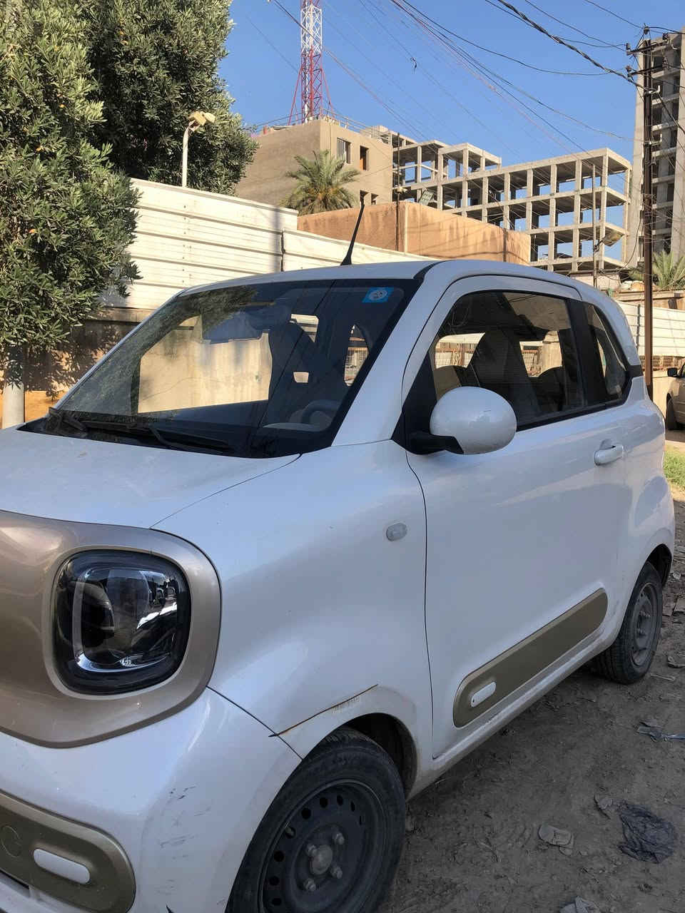 مساء الخير 
للبيع بيستون بوني 
موديل 2024 ماشية 18000 
السيارة نظيفة وجديدة بحالة الوكالة 
أربعة راكب الشحن فول تمشي 180 كيلوا 
السعر 8,500,000 مليون ثمانية مليون ونص 
العنوان بغداد الكرادة 
للإستفسار *********** اتصال + واتساب
