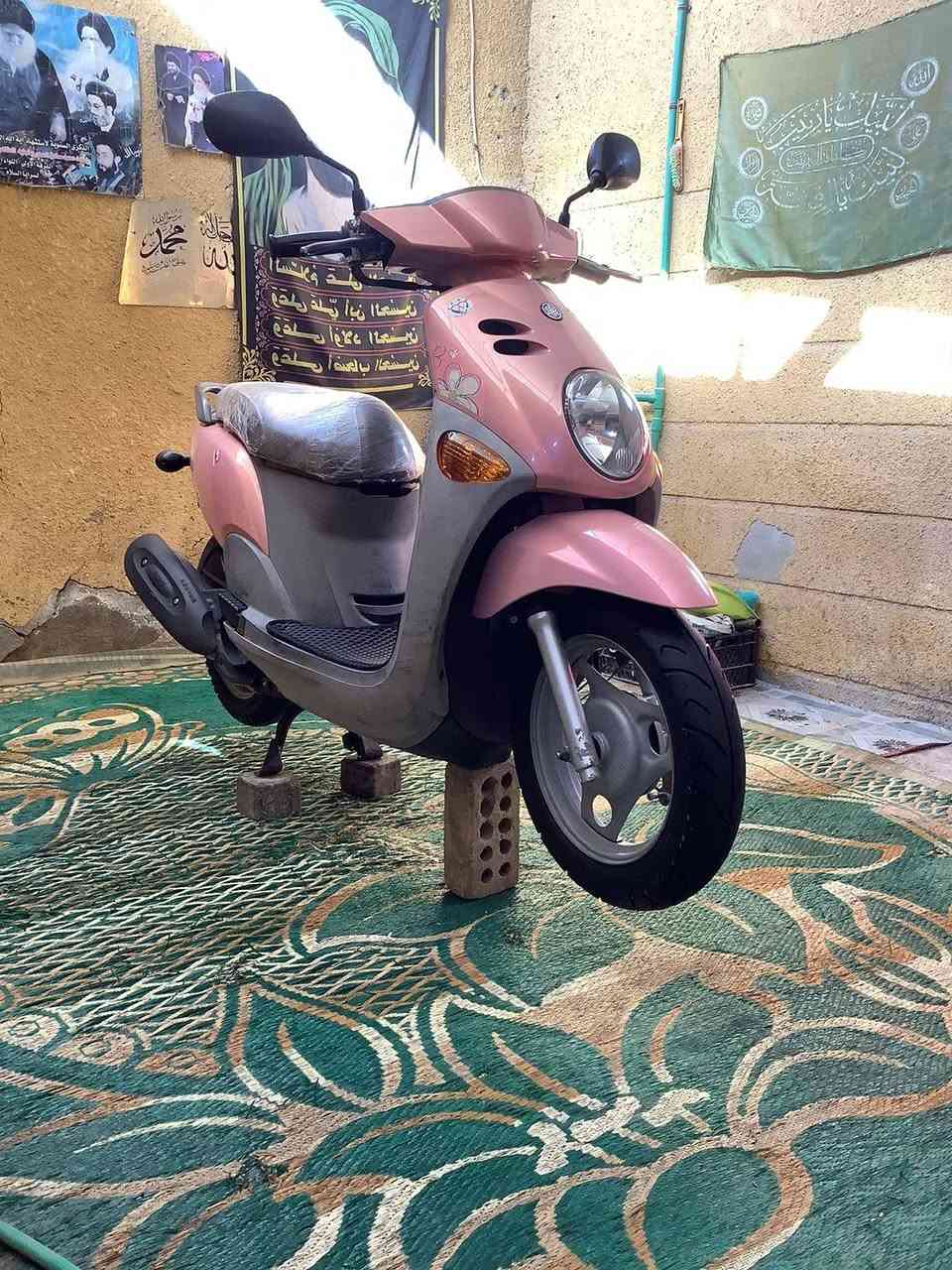 للبيع دراجه نوع فله مكفوله كفاله عامه ختم واحد وي المكينه الدراجه رمبه ماشيه ٢٥ الف اوراقه كامله منفيس الاصلي الشراي يتصل ***********  والرقم بيه واتساب مكاني بغداد
